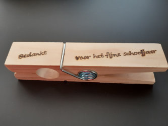 pyrografie juf meester uniek cadeau  schooljaar creatieve nootje